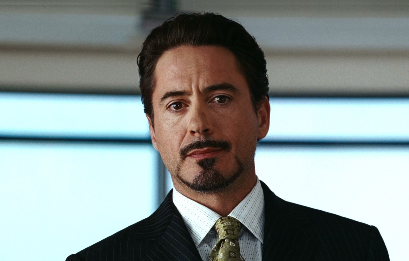 Robert Downey Jr tampil dalam gaya Balbo.